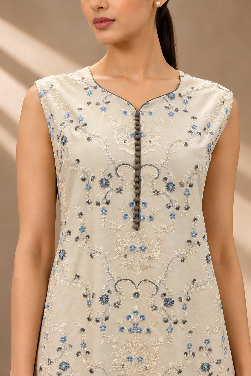 IVORY FLORAL EMBROIDERED CHANDERI SET