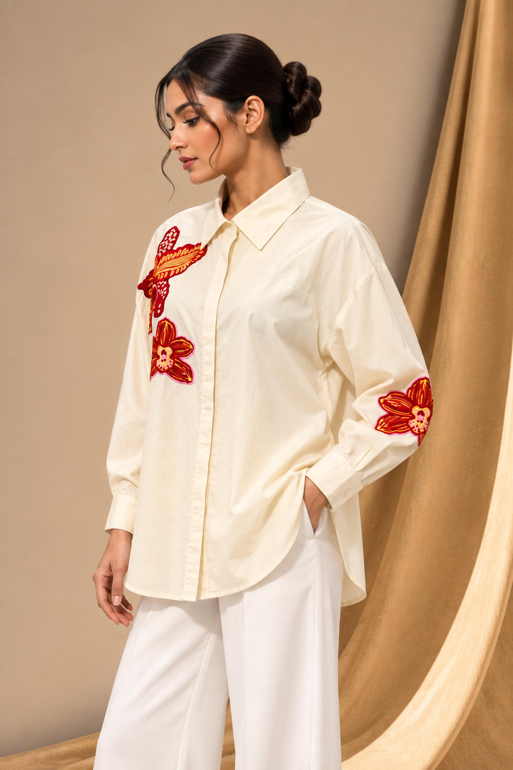 IVORY FLORAL APPLIQUE COTTON SHIRT