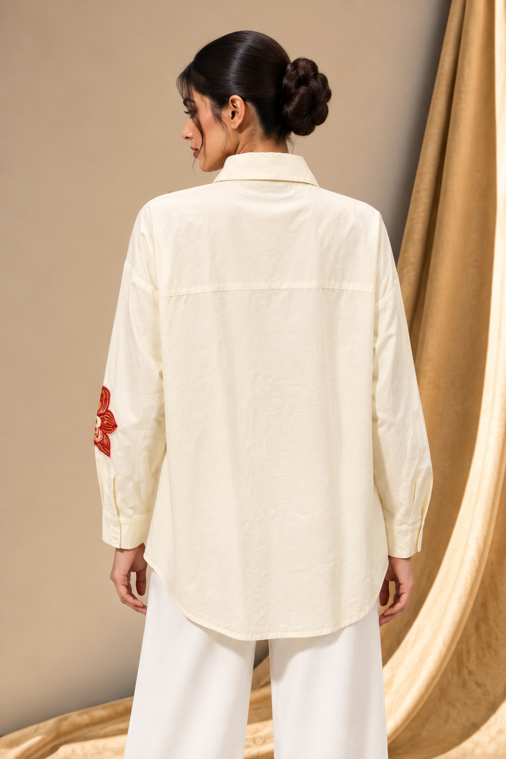 IVORY FLORAL APPLIQUE COTTON SHIRT